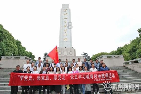 小猫钓鱼游戏龙王版有船